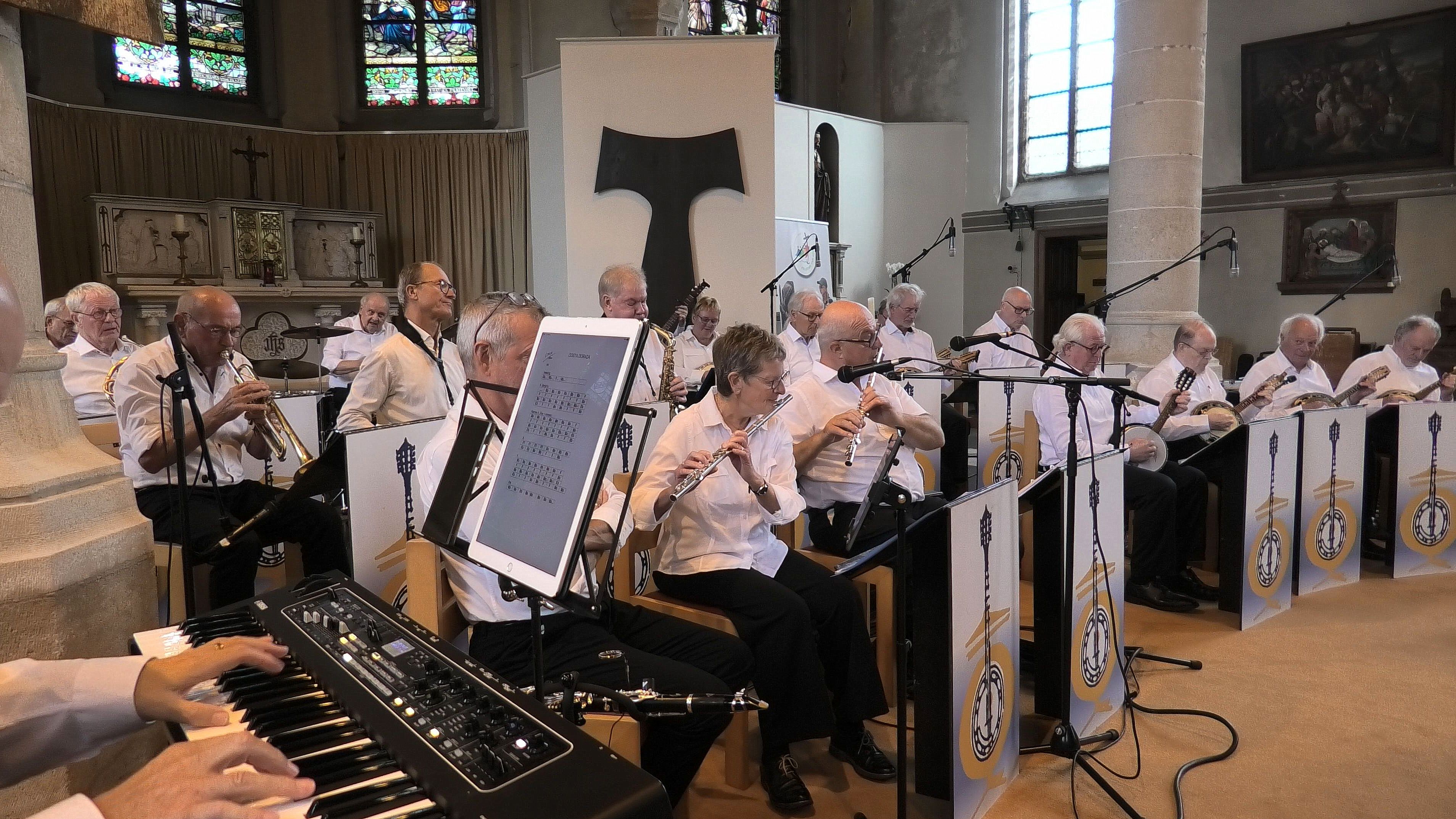 Dirigent met orkest